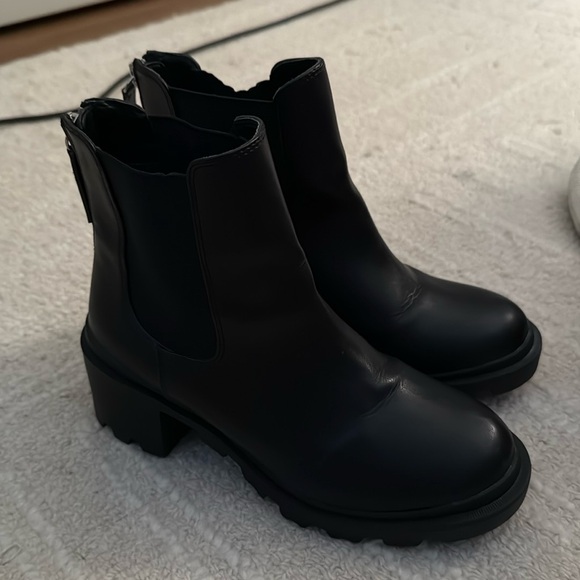 The perfect black boot 👢 - Picture 1 of 7
